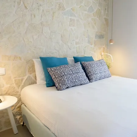 Hotel Vigla 4*